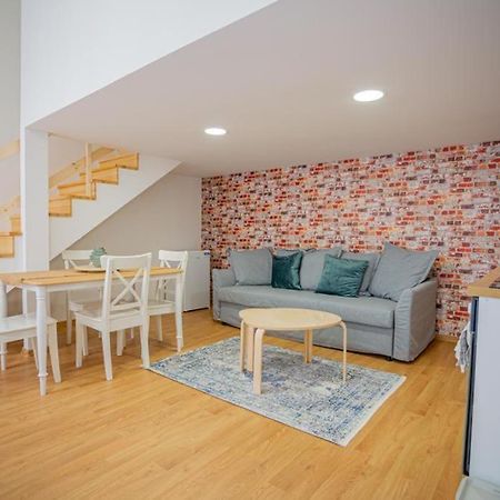 Boutique Apartment In Akacfa Street Budapest Exteriör bild