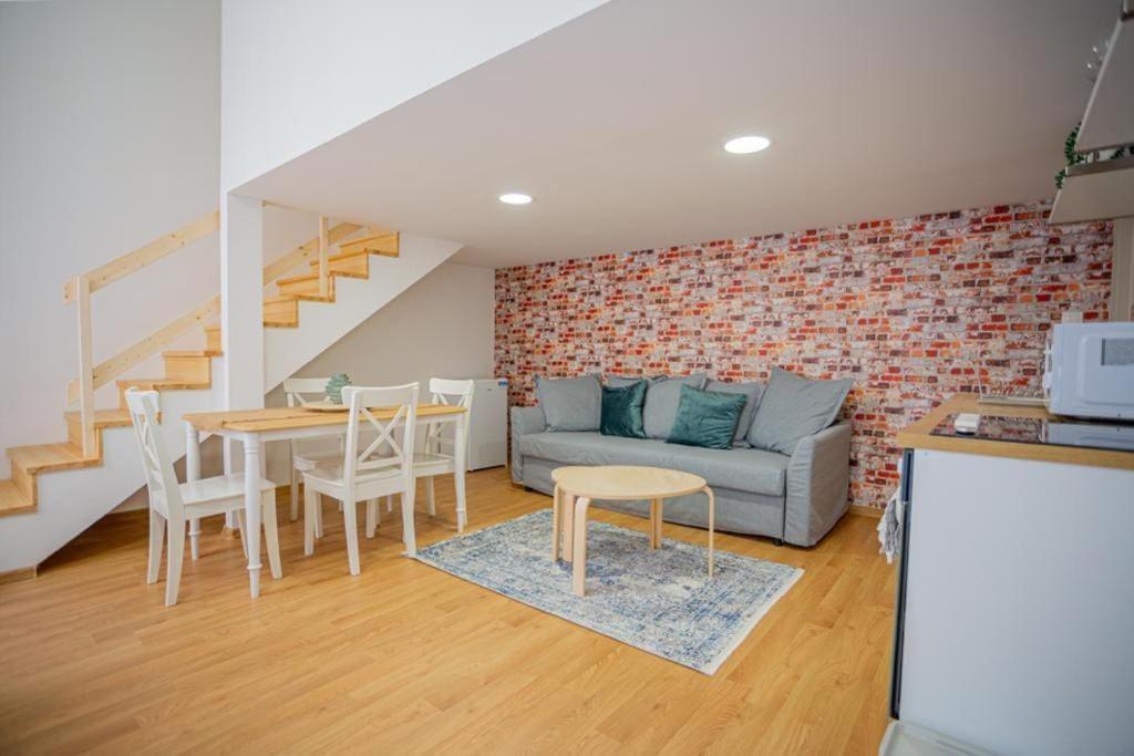 Boutique Apartment In Akacfa Street Budapest Exteriör bild